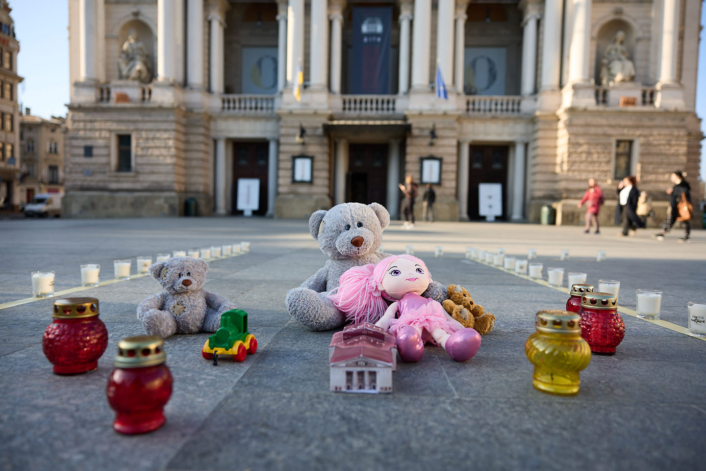 “Where Are You?” – Lviv Remembers Mariupol